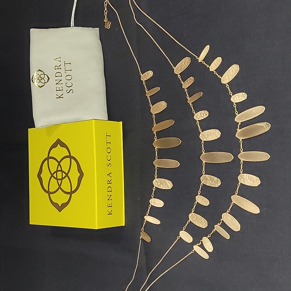 Kendra Scott Nettie Statement Necklace in Rose Gold - Picture 2 of 4